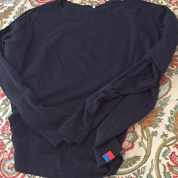 KULE The Modern Long Black Tee - Picture 7 of 9